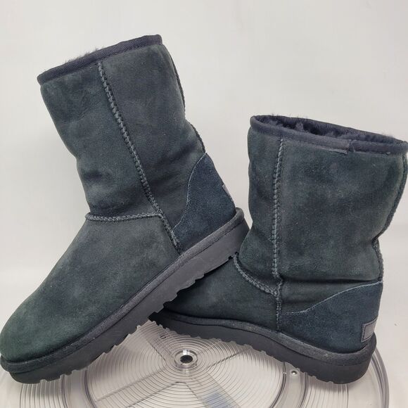 UGG CLASSIC SHORT II BLACK SUEDE SHEEPSKIN WATERPROOF WOMENS BOOTS SIZE US 7 NEW - Picture 5 of 8